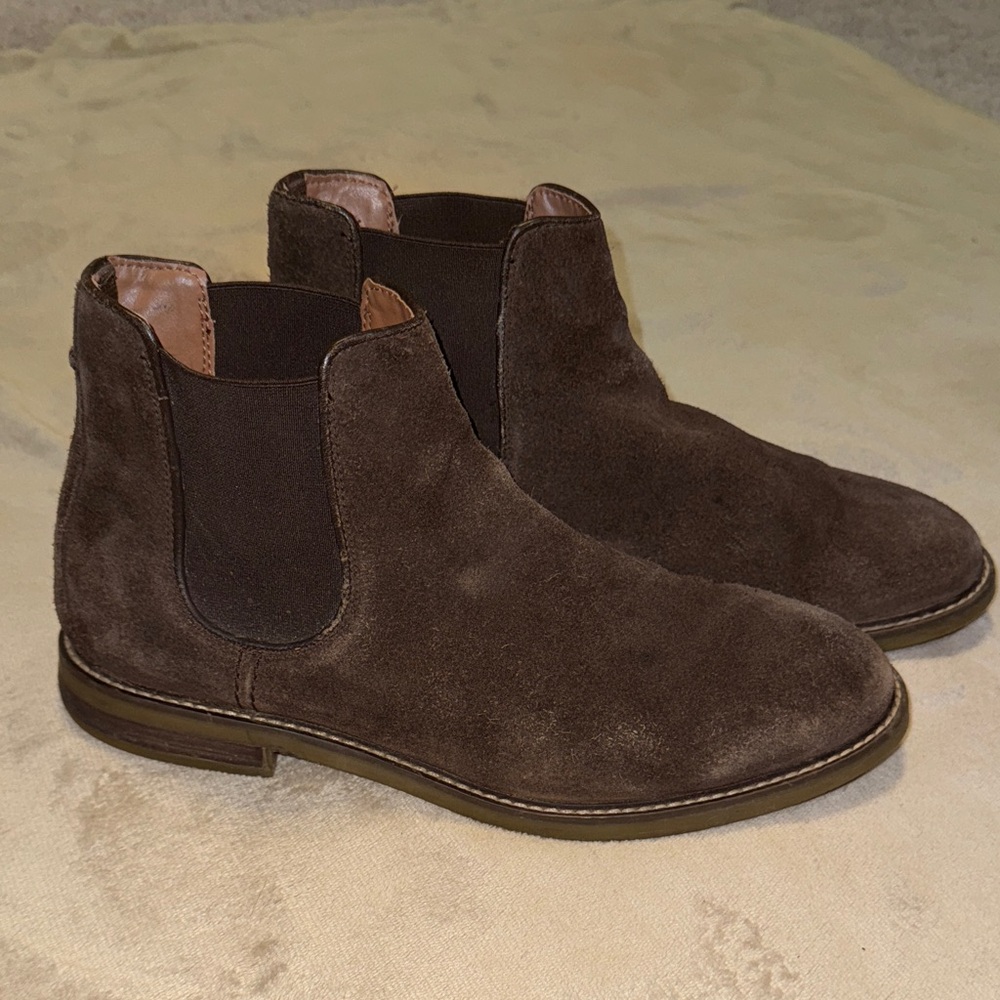 Clarks Men's Dark Brown Suede Chukka Boots